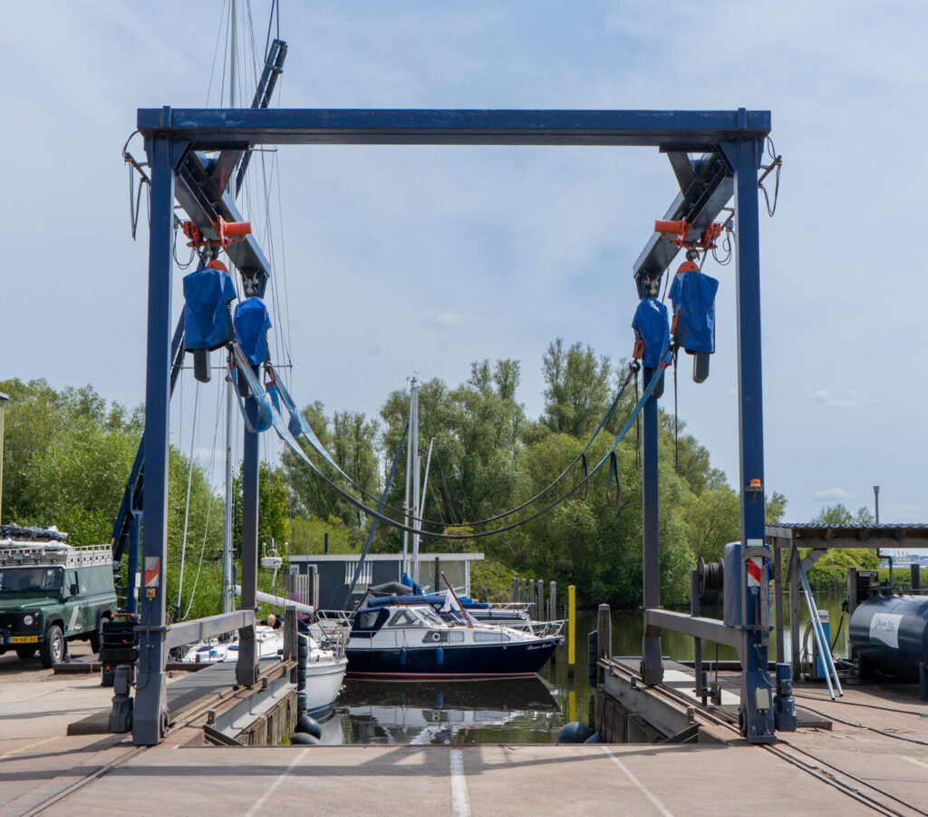 Travelift Jachthaven Strijensas